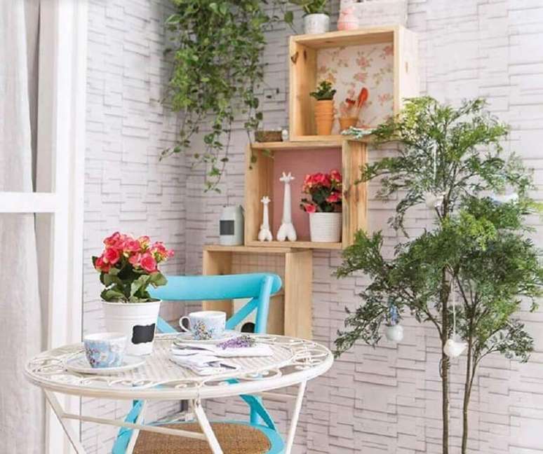 9. Uma das principais dicas de decoração é usar nichos com vasinhos de plantas – Fotos: Quadros e Fatos