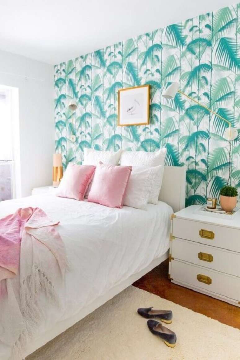 27. Papel de parede são dicas de decoração para casa que não exigem muito trabalho para colocar – Foto: Sugar & Cloth