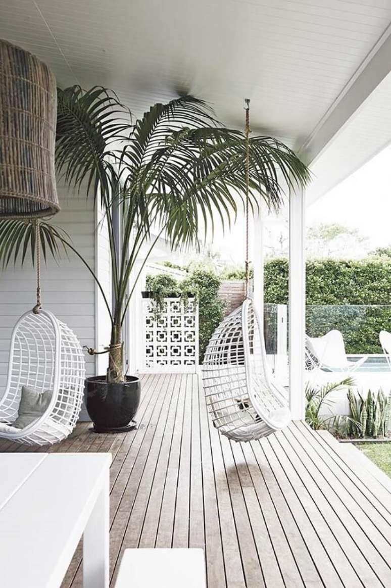25- A Areca Bambu é um dos tipos de palmeiras para vaso que se adapta a varandas dos edifícios. Fonte: Pinterest