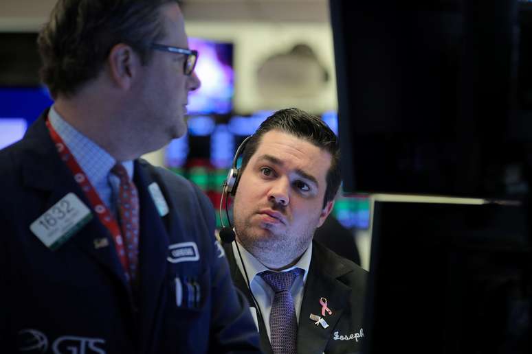 Operadores trabalham na Bolsa de Valores de Nova York. 30/05/2019. REUTERS/Brendan McDermid