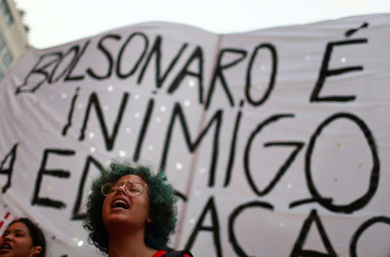Protesto contra congelamento de verbas para educação no Rio de Janeiro 30/5/2019 REUTERS/Pilar Olivares