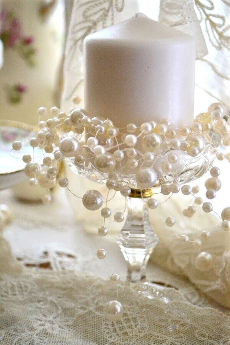 9. Arranjo com pérola e vela para decoração bodas de pérola – Foto: Wedding Decorations Referance