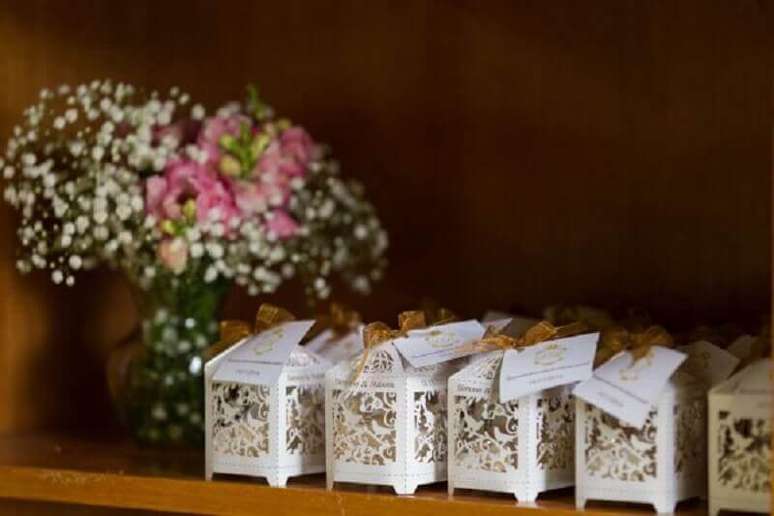 52. Lembrancinhas com embalagens delicadas para bodas de pérola – Foto: Casarei