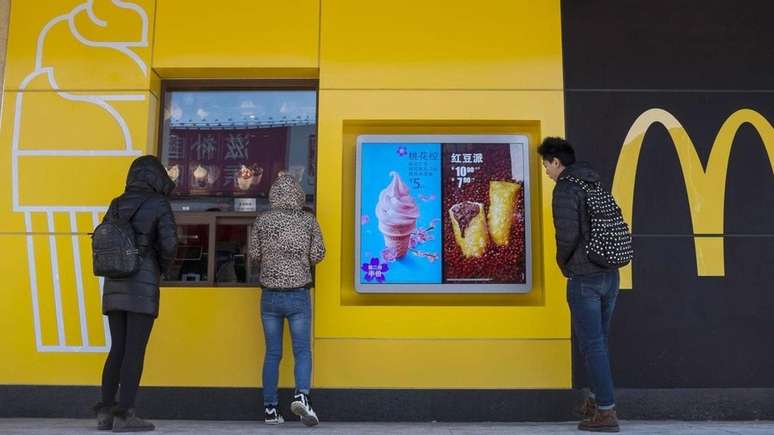 O McDonald's permite que seus clientes na China peçam comida digitando 4008-517-517.cn