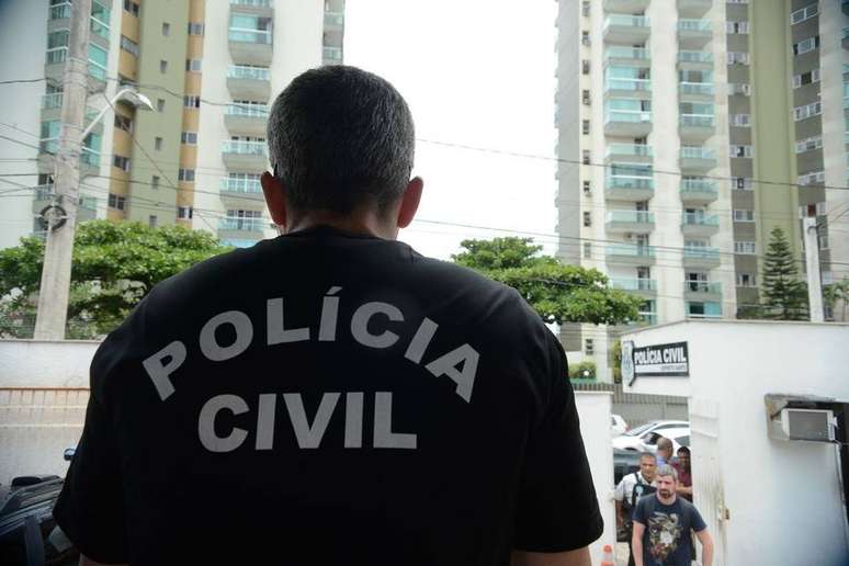 Segundo a Polícia Civil, o grupo criminoso atua nas comunidades de Curicica, Terreirão, Boiúna, Santa Maria, Lote 1000, Jordão e Teixeiras, na zona oeste do Rio