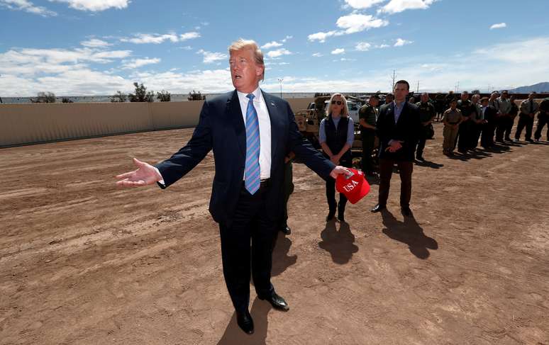 Presidente dos EUA, Donald Trump, visita fronteira do país com o México na Califórnia
05/04/2019
REUTERS/Kevin Lamarque
