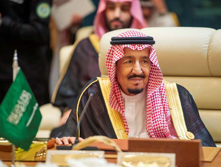 Rei&nbsp;Salman, da Ar&aacute;bia Saudita, durante c&uacute;pula de pa&iacute;ses &aacute;rabes em Meca
30/05/2019
Bandar Algaloud/Cortesia da Corte Real Saudita/Divulga&ccedil;&atilde;o via REUTERS