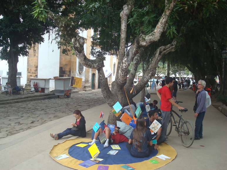 Imagem geral da cidade de Paraty durante a 13ª Festa Literária Internacional de Paraty; edição de 2019 homenageia Euclides da Cunha