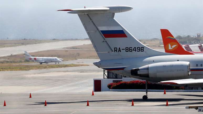 Avião com bandeira russa foi visto em março no aeroporto de Caracas