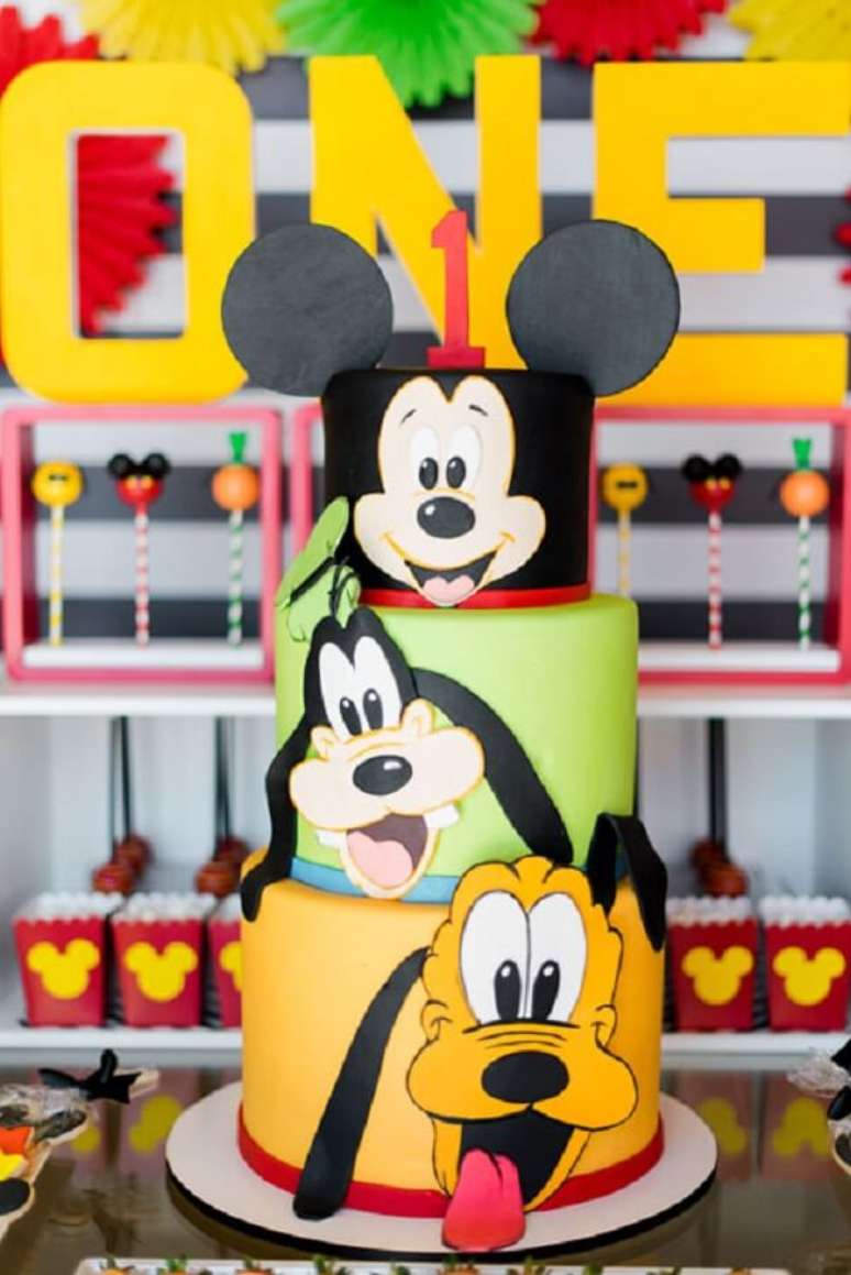 15. Bolo para festa turma do Mickey &ndash; Foto: Rachel J Special Events