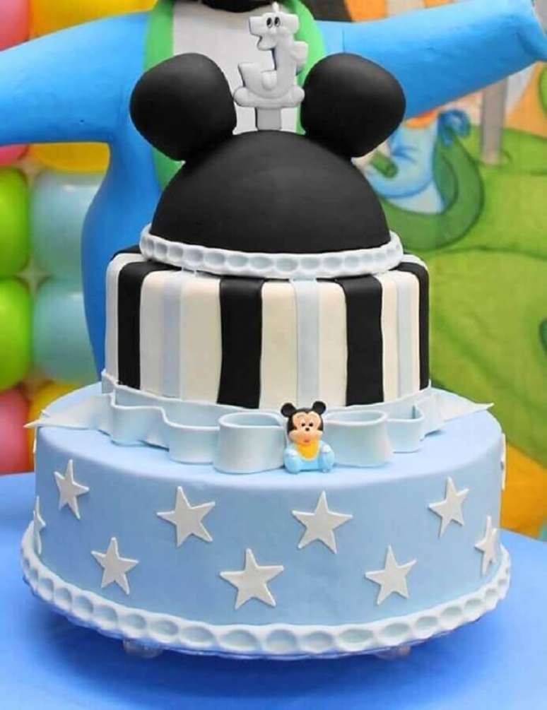 16. Bolo personalizado para festa do Mickey baby &ndash; Foto: Girlie talk