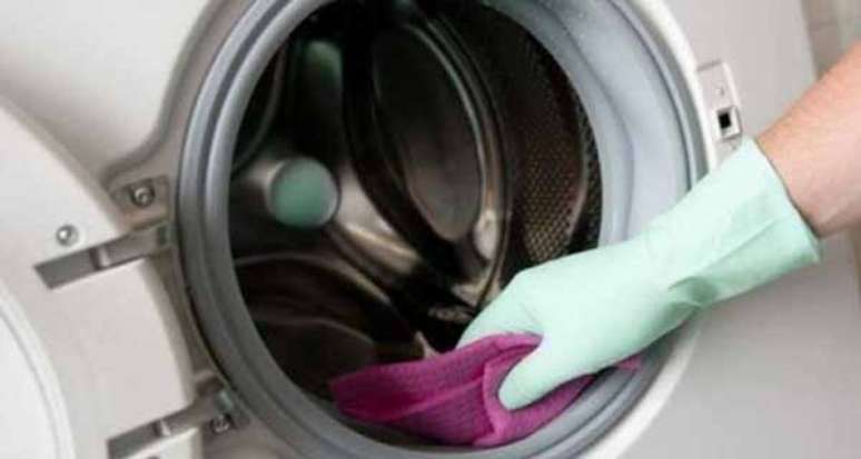 6- Como limpar máquina de lavar é uma prática de conservação do seu eletrodoméstico, faça, siga as orientações do fabricante. Fonte: Dicas de Casa e Beleza.