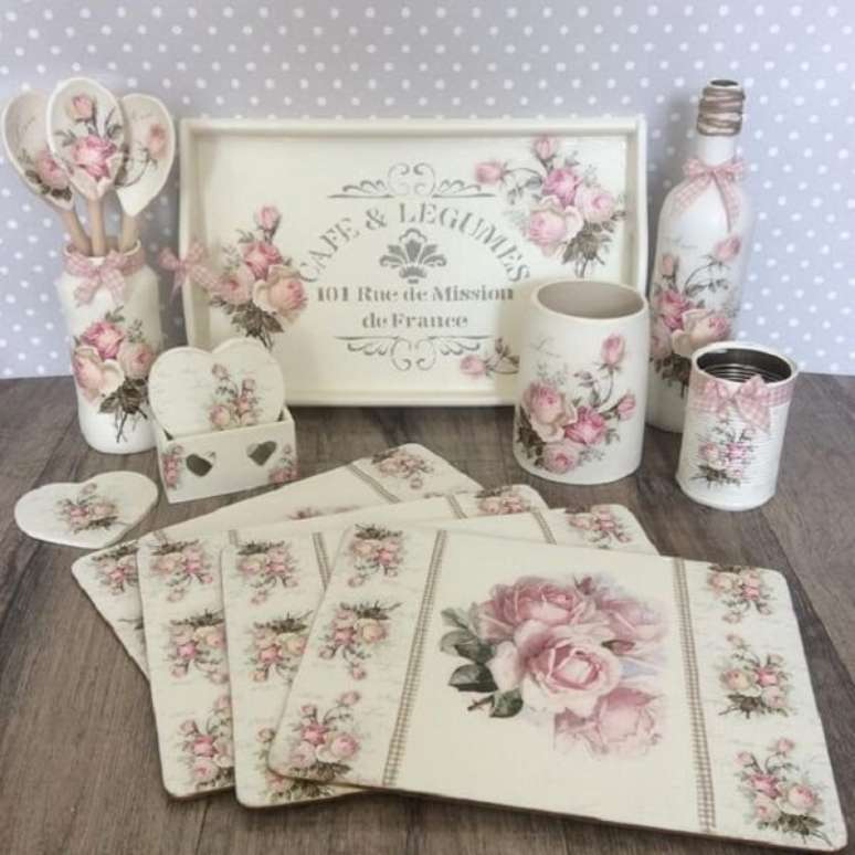 15. Conjunto de itens decorados com decoupage. Fonte: Pinterest