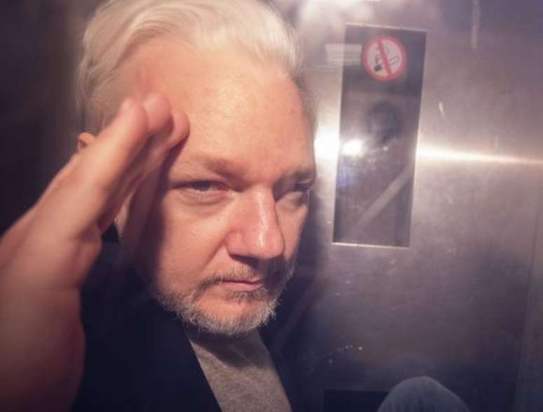 Corte sueca rejeita pedido de prisão de Assange por estupro