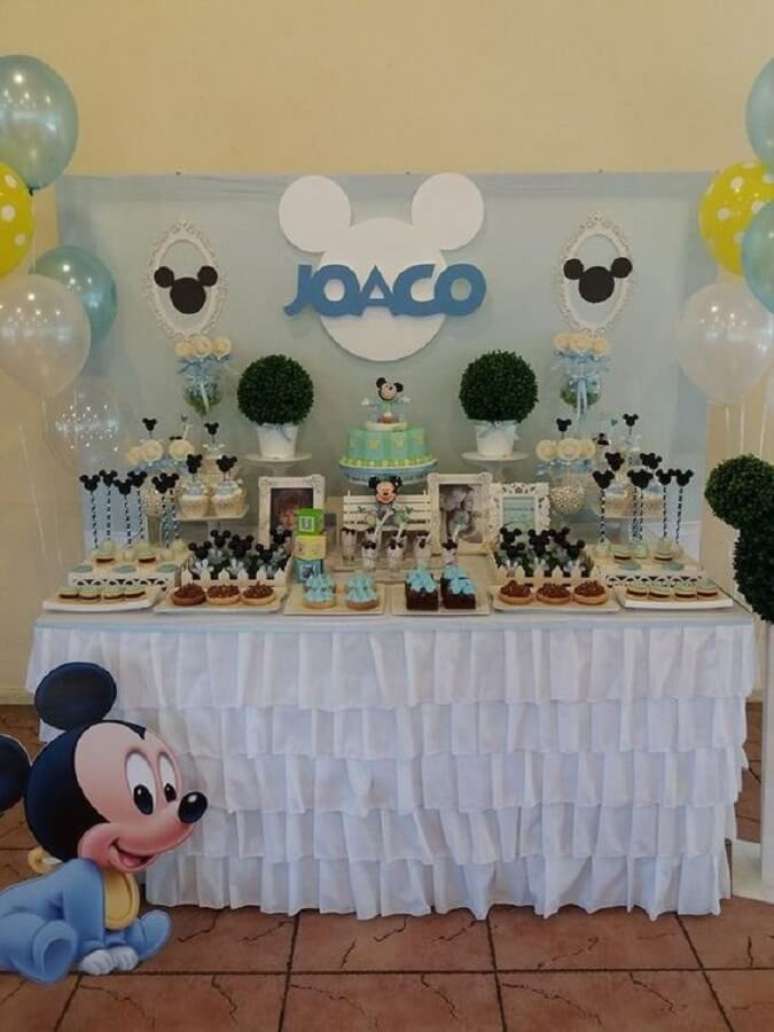 34. Decoração simples para festa do Mickey baby – Foto: Pinterest