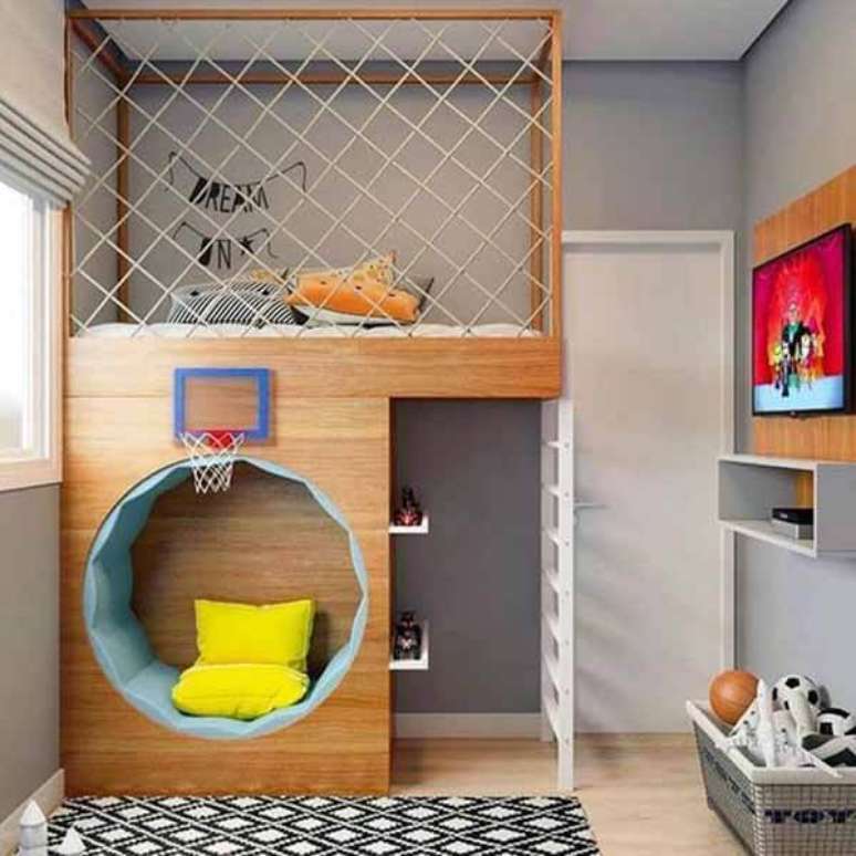 19- No quarto infantil planejado, a cama foi projetada sobre um armário e poltrona estilizada. Fonte: Pinterest