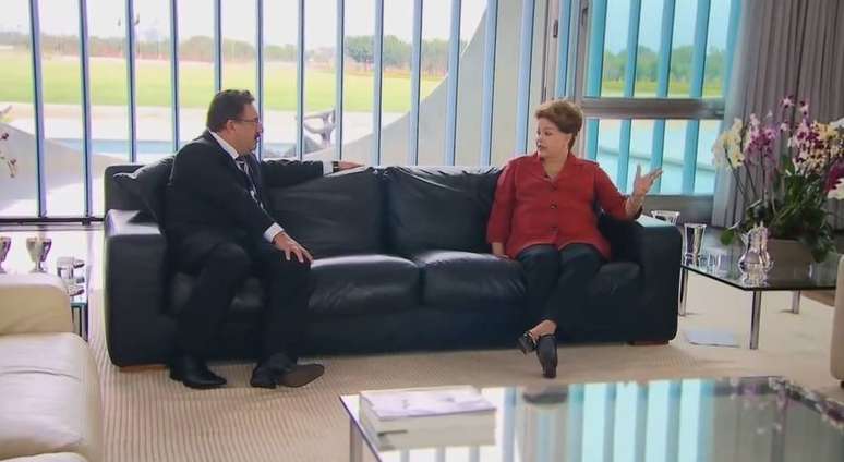 Dilma Rousseff em entrevista ao programa do Ratinho em 2013 