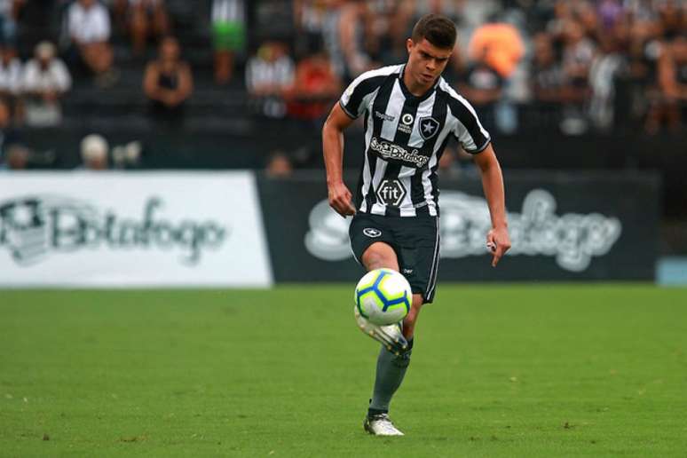 Fernando retornou de empréstimo do Lille-FRA no início deste ano (Foto: Vitor Silva/Botafogo)