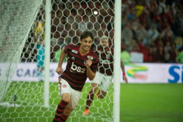 Rodrigo Caio comemora gol do Flamengo contra o Corinthians no Maracanã (Alexandre Vidal/Flamengo)