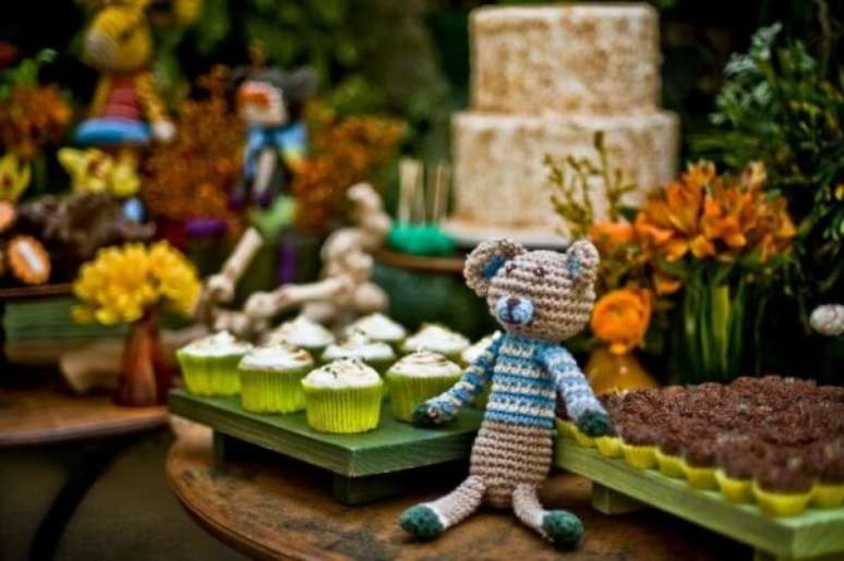 18. Animais de crochê para festa safári ser ainda mais incrível na mesa de doces. – Foto: Renata e Yuri Fotografia