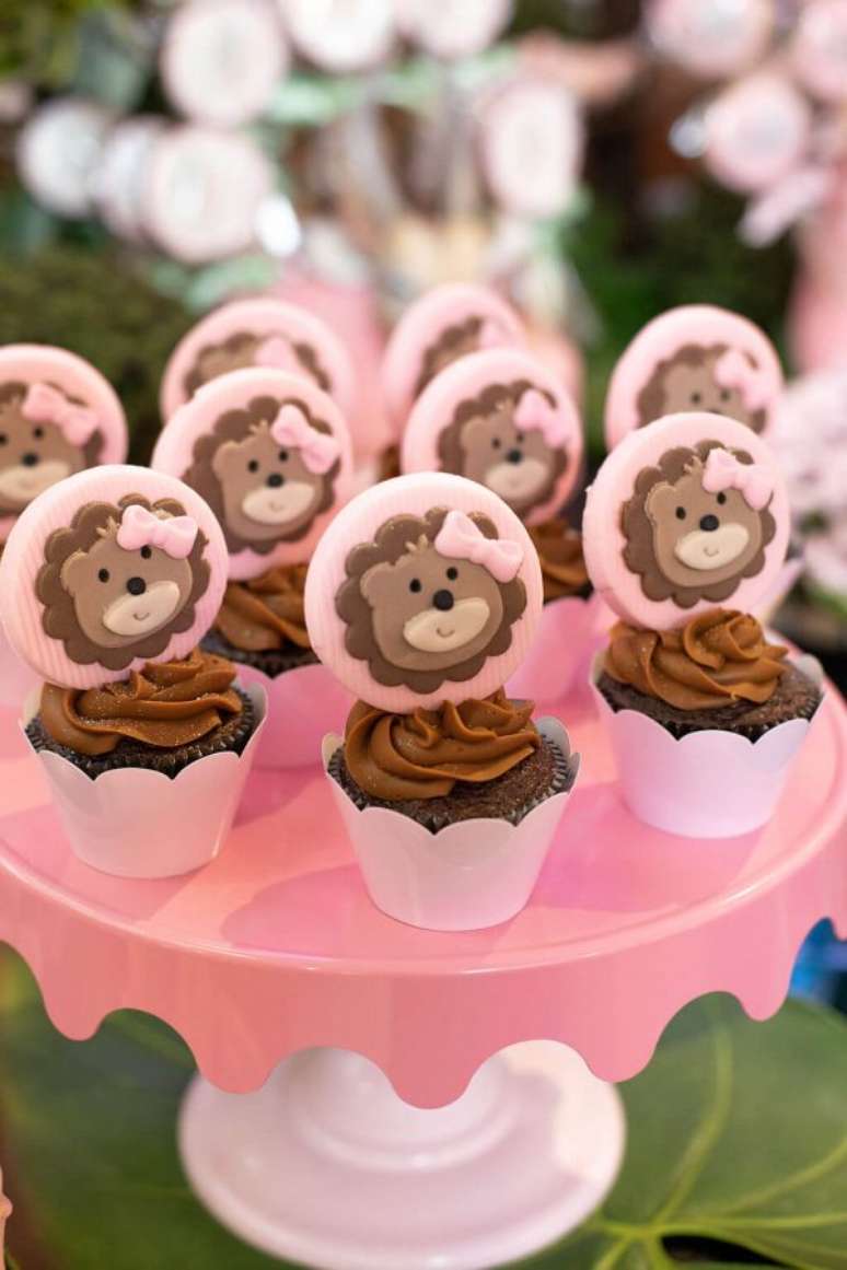24. Aposte em cupcakes personalizados para sua festa safári. Foto: Sylvia guedes