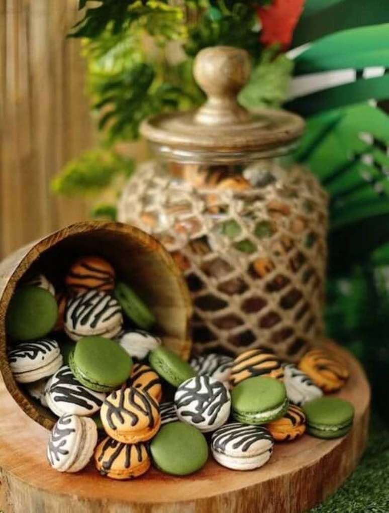 19. Macarons personalizados com estampas para festa safári. Foto: Pinterest