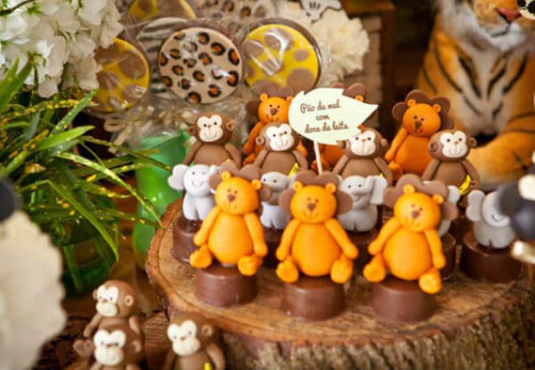 30. Docinhos em formato de animais para decoração da festa safári. Foto: Grazille Widman