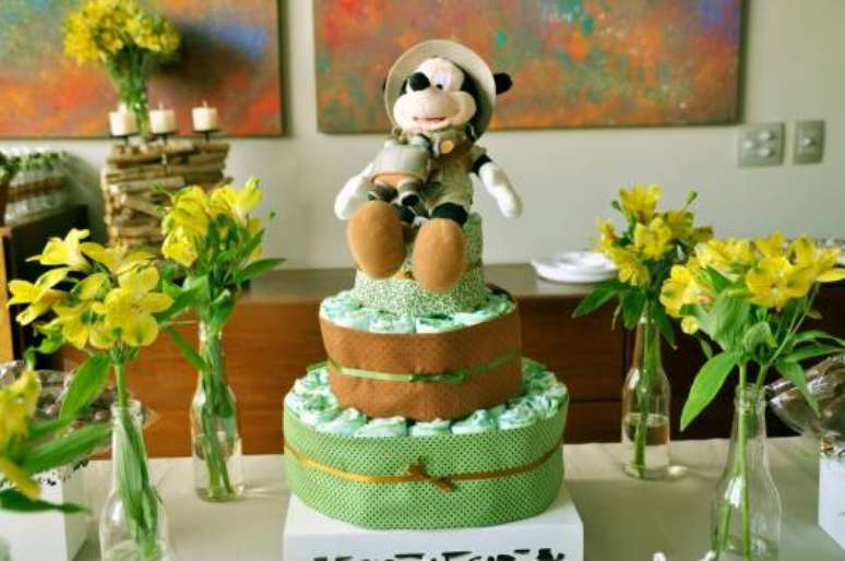 81. Ch&aacute; de beb&ecirc; com festa Mickey saf&aacute;ri DIY. &ndash; Foto: Solo Infantil