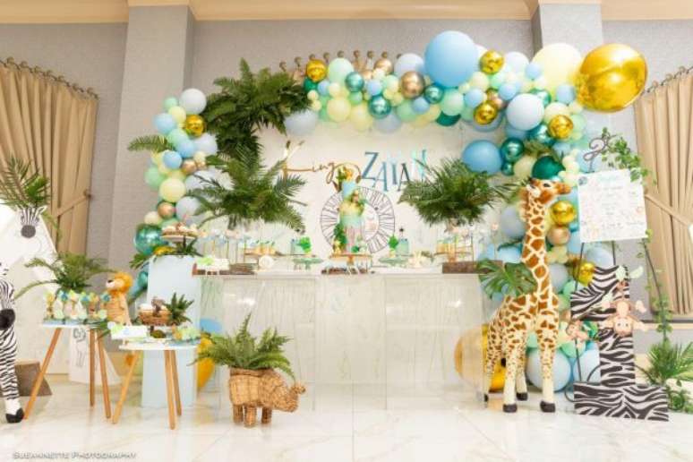 3. Os tons pasteis s&atilde;o essenciais para deixar a festa saf&aacute;ri baby ainda mais personalizada. &ndash; Foto: Sueanette Photography