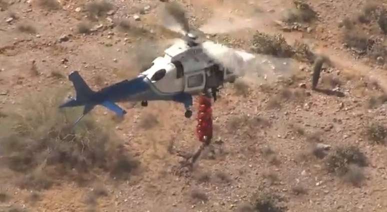 Mulher foi socorrida ap&oacute;s acidente em montanha.