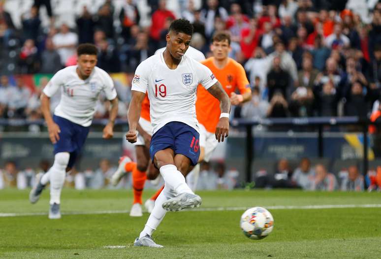 Rashford faz o gol da Inglaterra