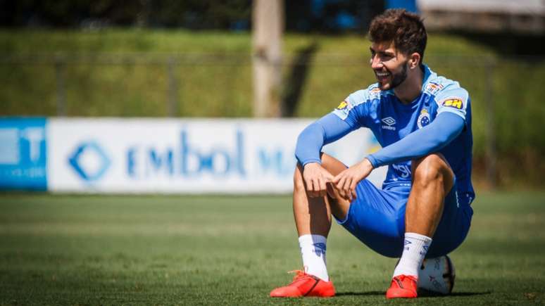 Lucas Silva tem empréstimo com a Raposa até o próximo mês e caso faça o sétimo jogo pela Raposa, não poderá trocar de equipe no Brasil- Vinnicius Silva/Cruzeiro