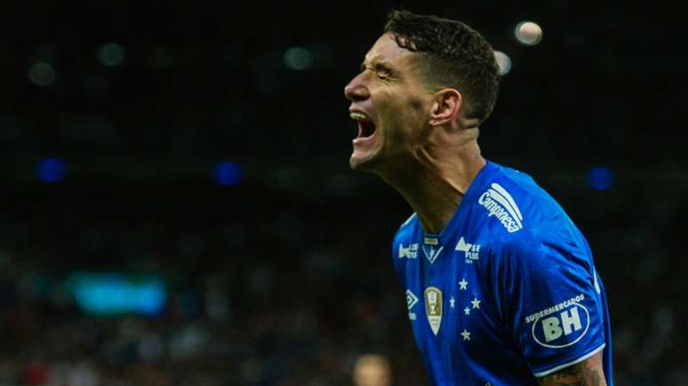 Thiago Neves foi o destaque da classificação do Cruzeiro (Foto: Rodney Costa/Eleven)