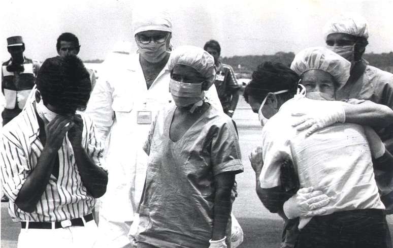 Contaminadas gravemente, muitas pessoas buscaram tratamento m&eacute;dico no Rio de Janeiro (Foto: Lorisvaldo de Paula)