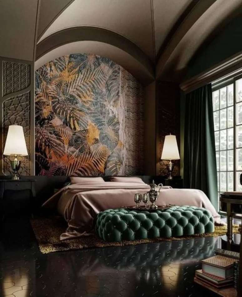 44. Pode ser v&aacute;lido aprender como colocar papel de parede na hora de decorar um quarto de casal. Foto: Revista Viva Decora