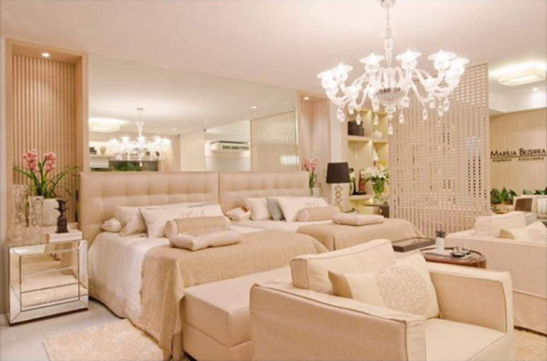 67. Quarto de luxo clean e confort&aacute;vel para passar o dia. &ndash; Foto: Assim eu gosto!