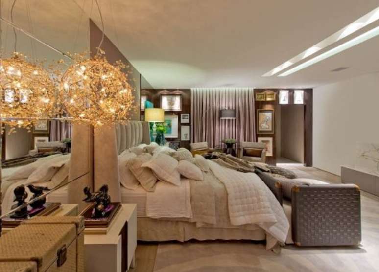 77. Quarto de luxo com pendente diferenciado. &ndash; Foto: Pinterest