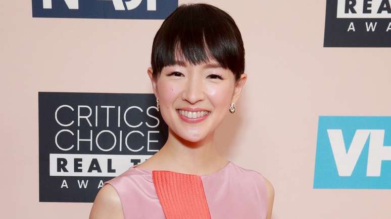 A escritora japonesa Marie Kondo fez tanto sucesso nos EUA que ganhou uma série no Netflix