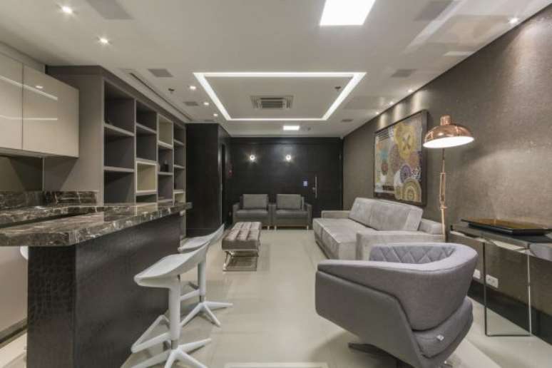 36. Ambientes conjugados ficam incr&iacute;veis na cor cinza &ndash; Foto: Marli Assis