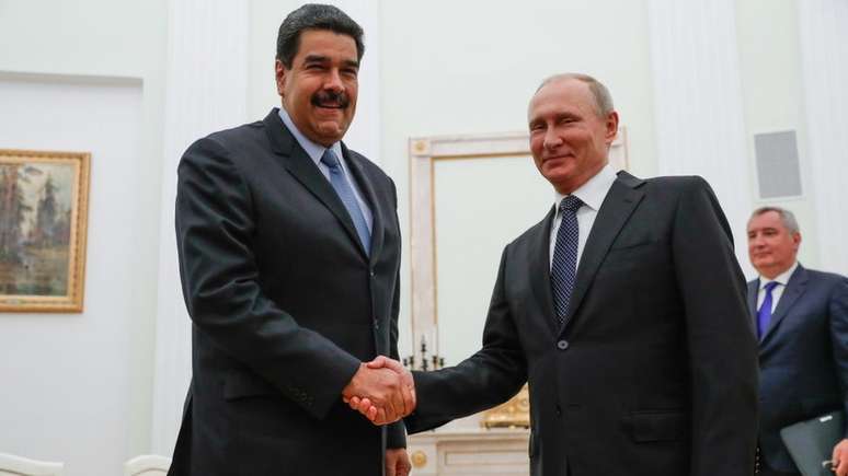 Vladimir Putin tem apoiado o governo de Nicolás Maduro
