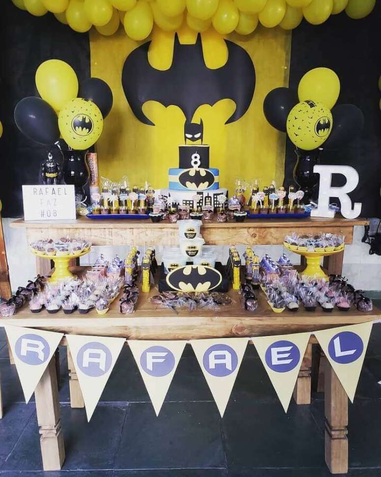 2. Decoração clássica para festa de aniversário do Batman – Foto Lemonade Atelier