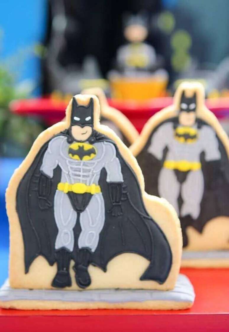18. Para festa infantil do Batman não pode faltar docinhos personalizados – Foto: Pinosy