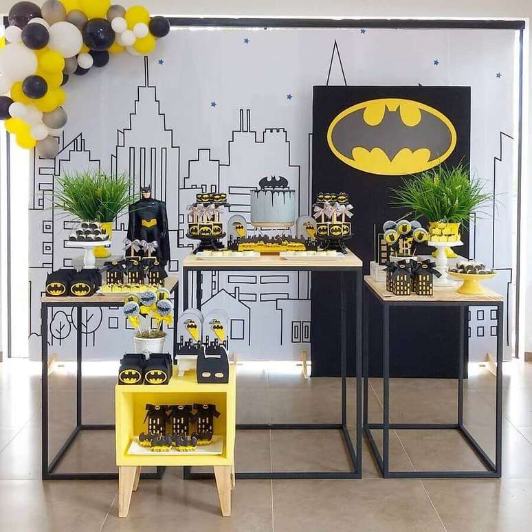 28. O minimalismo é ótimo para decoração de festa do Batman – Foto: Danicarla Artes e Festas