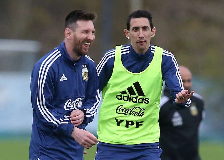 Di María e Messi durante treino da seleção da Argentina