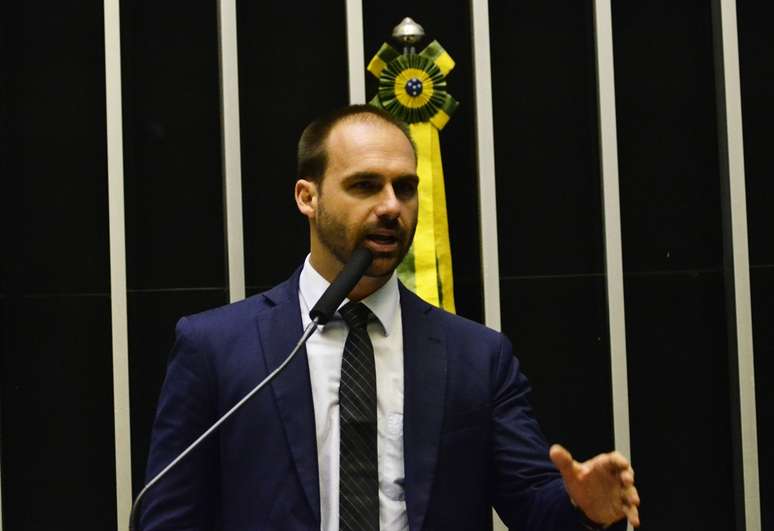 Eduardo Bolsonaro , fala na tribuna do Plenário da Câmara dos Deputados durante sessão solene em Homenagem aos 210 Anos da Polícia Militar do Estado do Rio de Janeiro