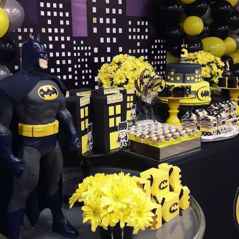 68. Linda decoração para festa infantil do Batman – Foto: Rúbia Nascimento