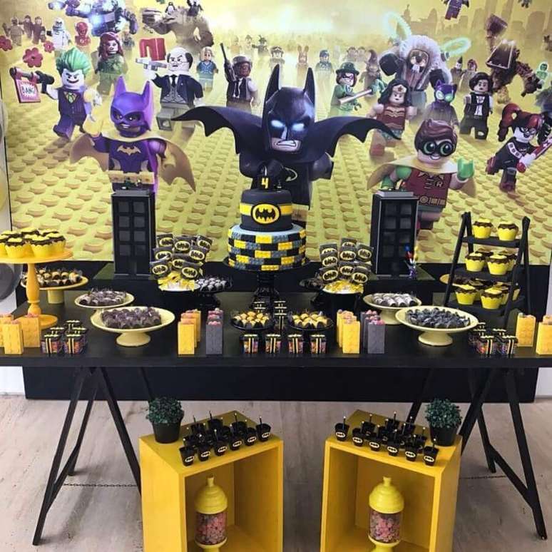 72. Painel divertido para decoração de festa infantil do Batman – Foto: Casa em Festa