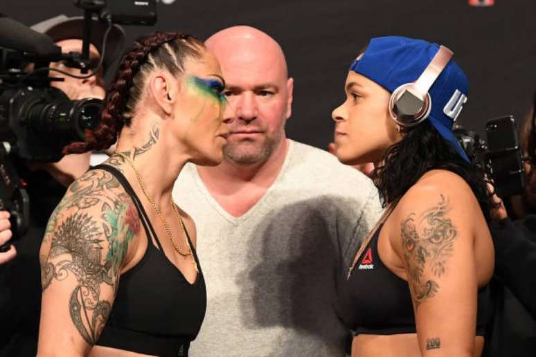 Encontro aconteceu no UFC 232 quando Amanda Nunes nocauteou Cris Cyborg no round inicial (Foto: Getty Images)