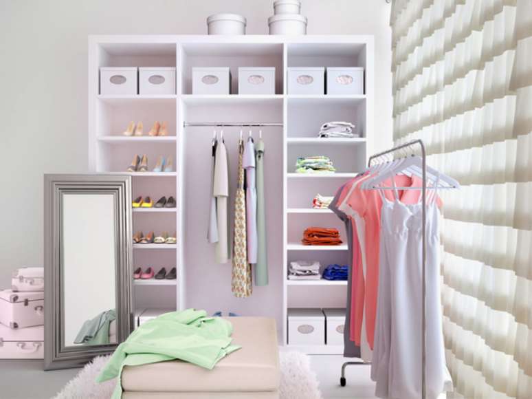 26. Como organizar guarda roupa infantil: separe as pe&ccedil;as que mais usa em lugares mais f&aacute;ceis de encontrar e tire as roupas que n&atilde;o servem mais sempre que puder