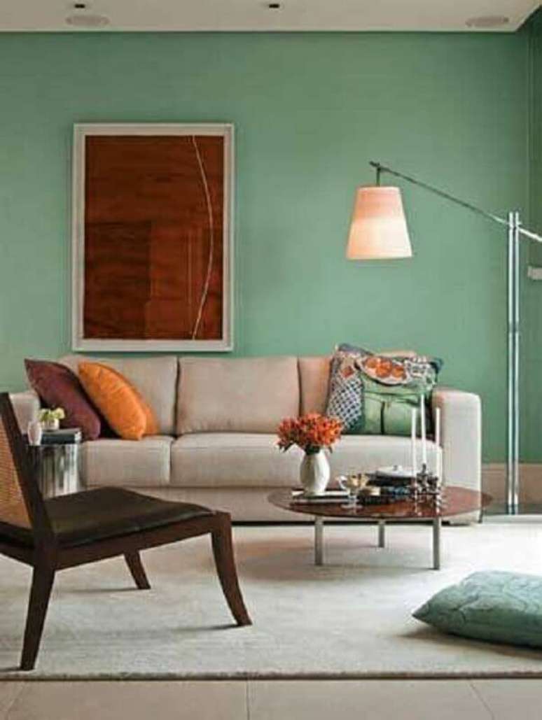 45. Cores para sala simples decorada – Foto: Aaron Guide